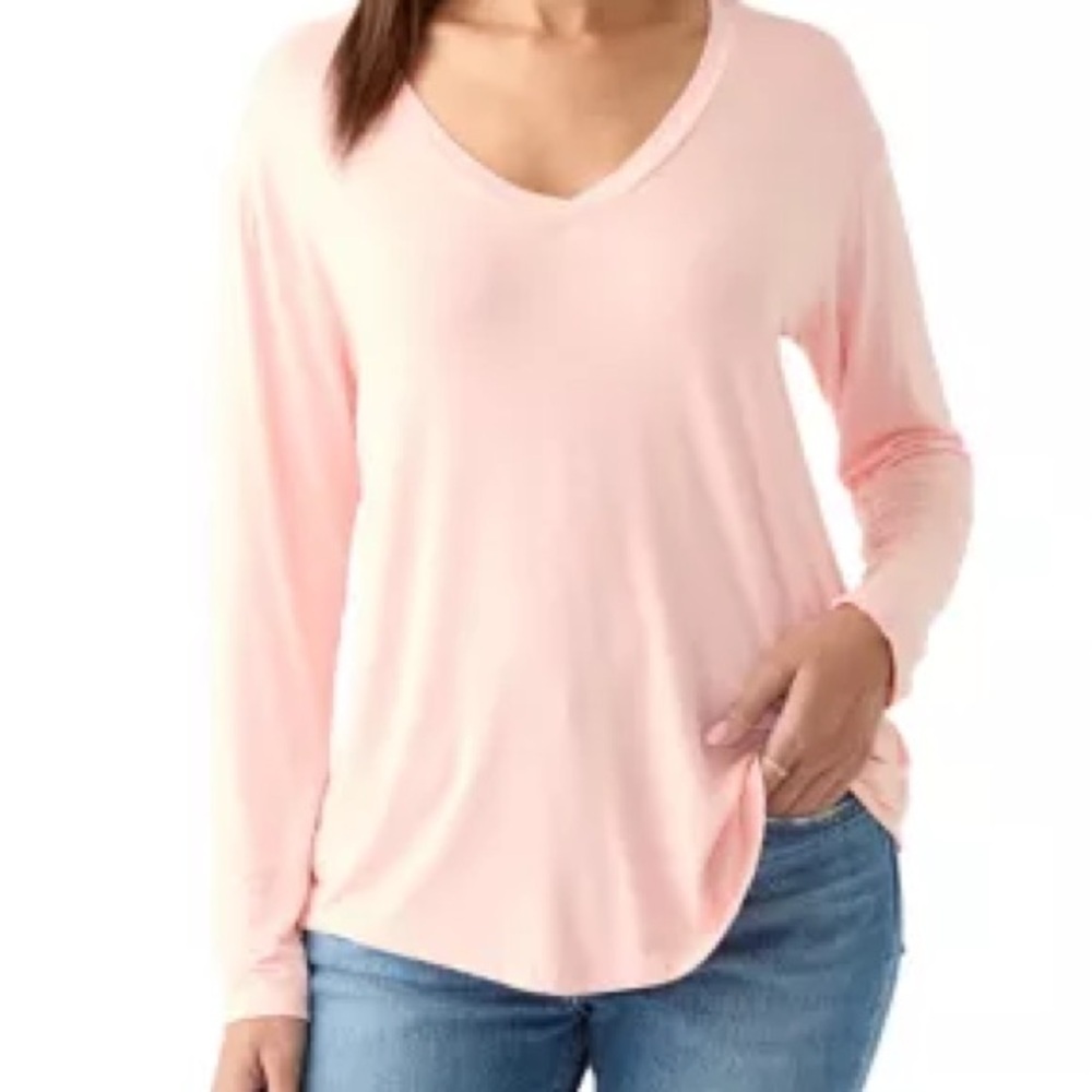 American Eagle soft pinkish cream vneck long sleeve oversized shirt